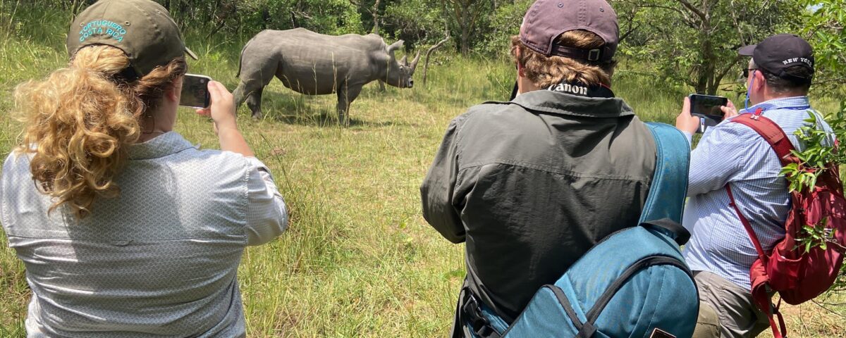 What Should I Wear on a Game Drive Safari? 
